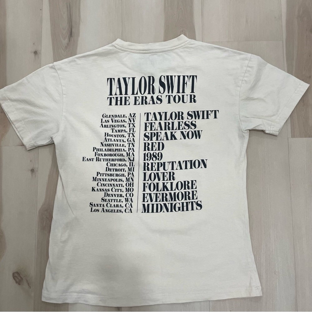 Taylor Swift The Eras Tour Medium T-Shirt Cream Beige Color Merch US 2023 - Picture 9 of 10
